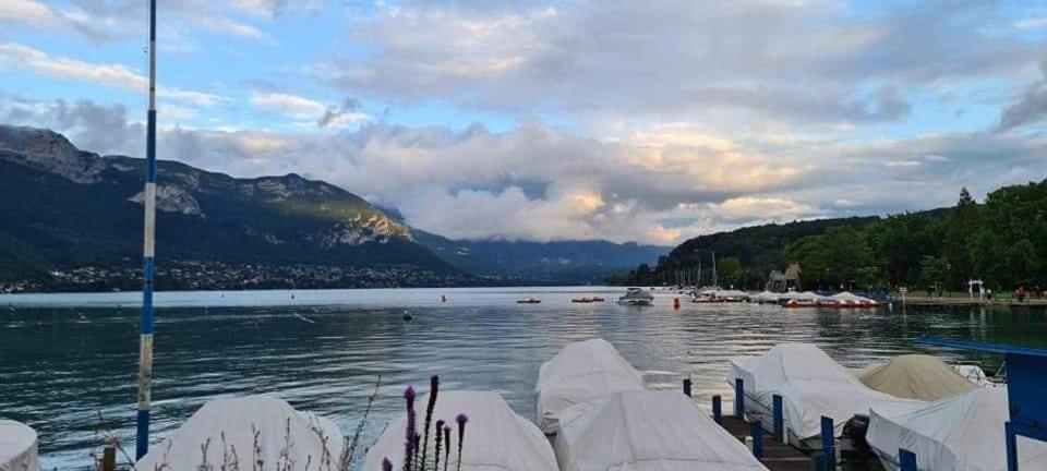 Hyper Centre Annecy Et Bord Du Lac Exterior photo